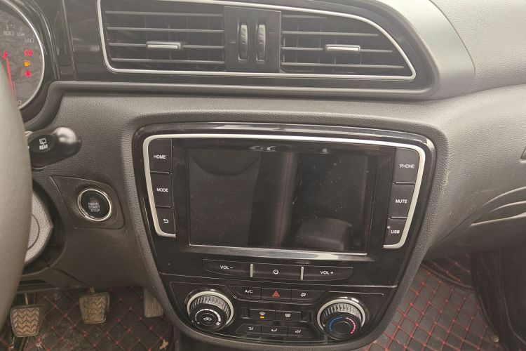 一汽 骏派D60 2017款 1.5L 手动豪华型中控内饰16