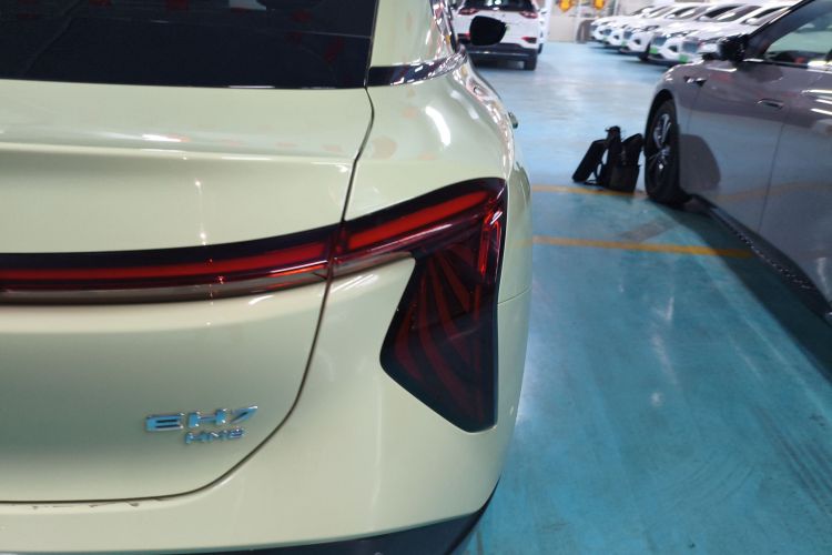 红旗EH7 2024款 690 Pro车身外观9