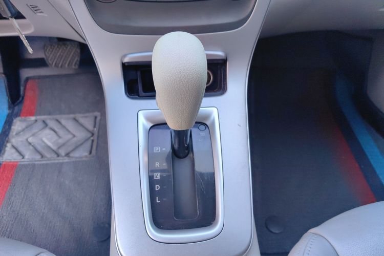 日产 轩逸 2012款 1.6XE CVT舒适版局部细节18