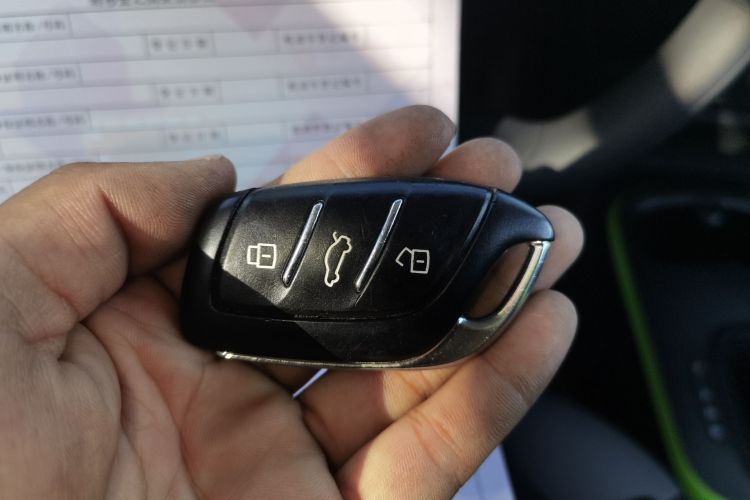 荣威 科莱威CLEVER 2021款 302km全能版中控内饰11