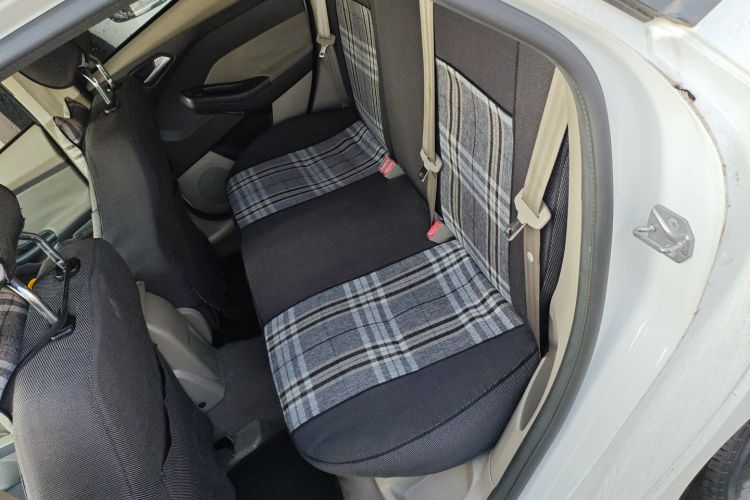 福特 福克斯 2012款 三厢 1.6L 自动舒适型中控内饰21