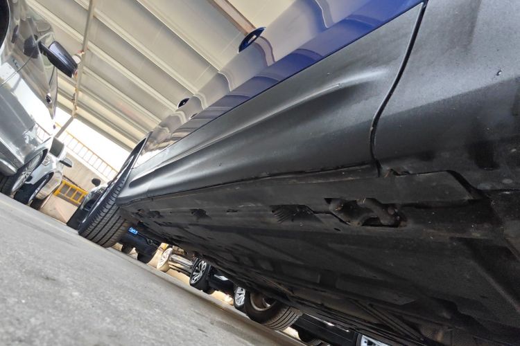 奔驰GLB 2022款 改款二 GLB 200 时尚型机舱底盘29