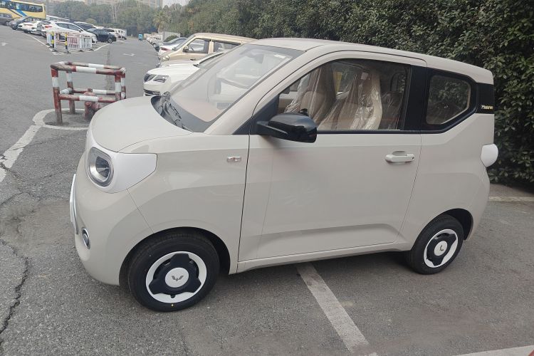 五菱汽车 宏光MINIEV 2024款 第三代 215km 青春版车身外观4