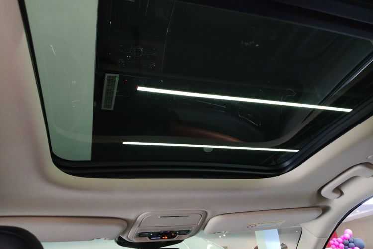 林肯 飞行家 2022款 3.0T V6 四驱尊享版中控内饰22