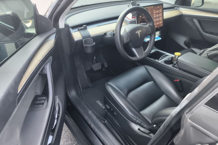 特斯拉 Model Y 2022款 后轮驱动版中控内饰7003