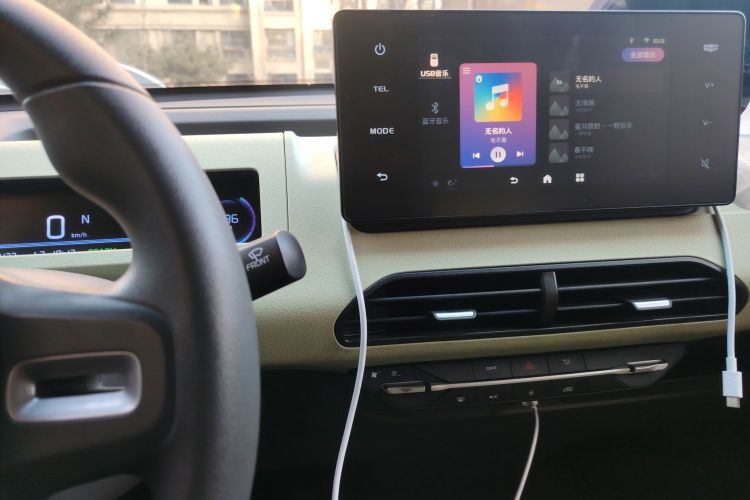 吉利银河 2023款 熊猫mini 200km 耐力熊中控内饰16