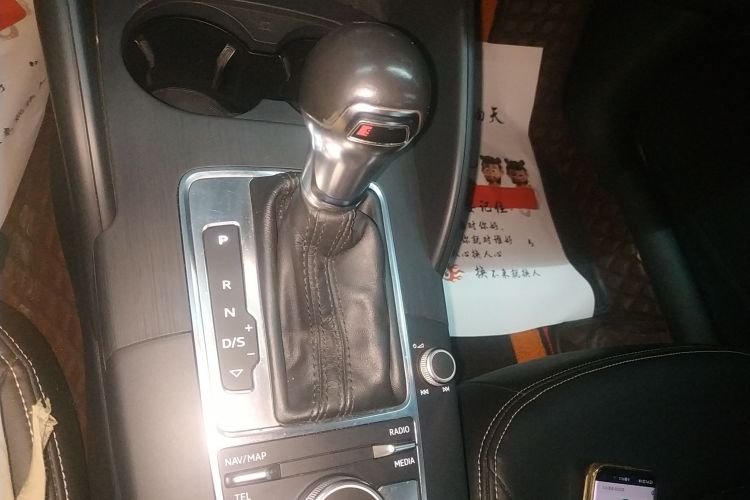 奥迪A3 2018款 30周年年型 Limousine 35 TFSI 进取型中控内饰18