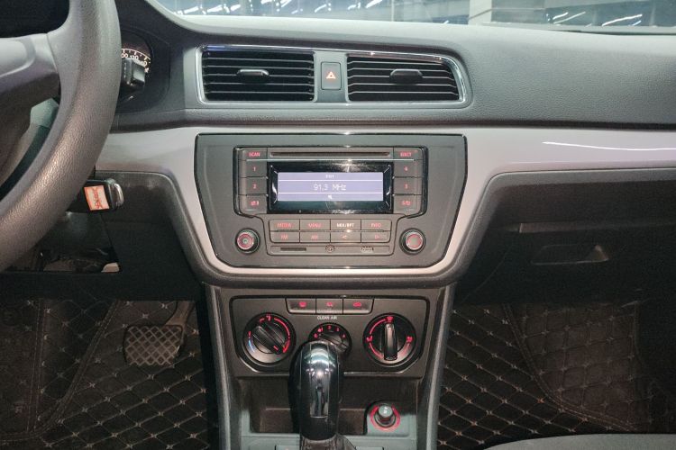 大众 朗逸 2017款 1.6L 自动风尚版局部细节16