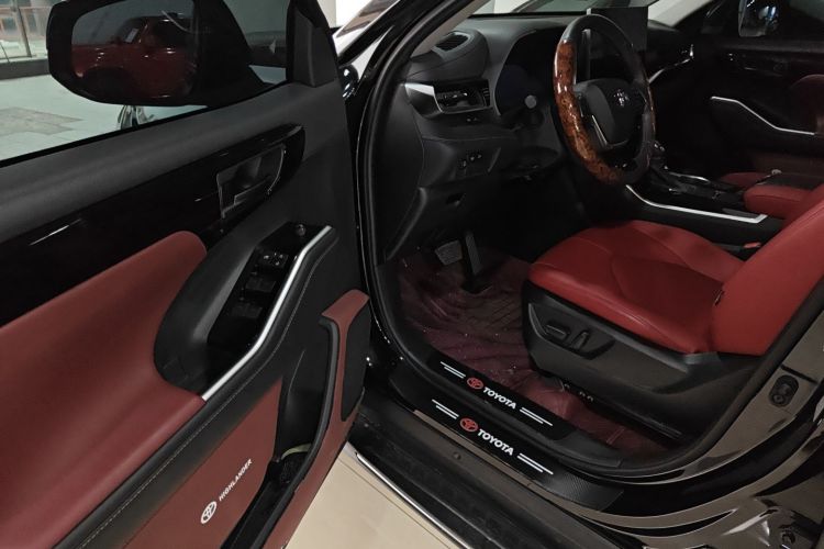 丰田 汉兰达 2026款 2.5L智能电混双擎两驱精英版 5座中控内饰7003