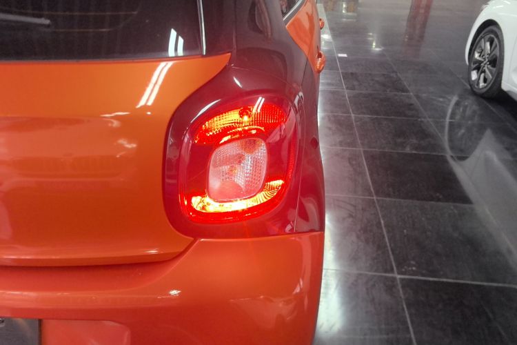 smart forfour 2018款 1.0L 52千瓦激情版车身外观6006