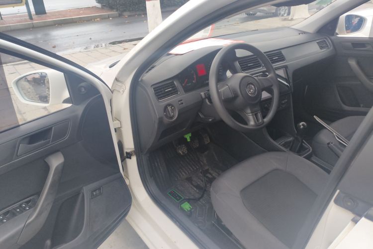 大众 桑塔纳 2015款 1.4L 手动风尚版中控内饰7003