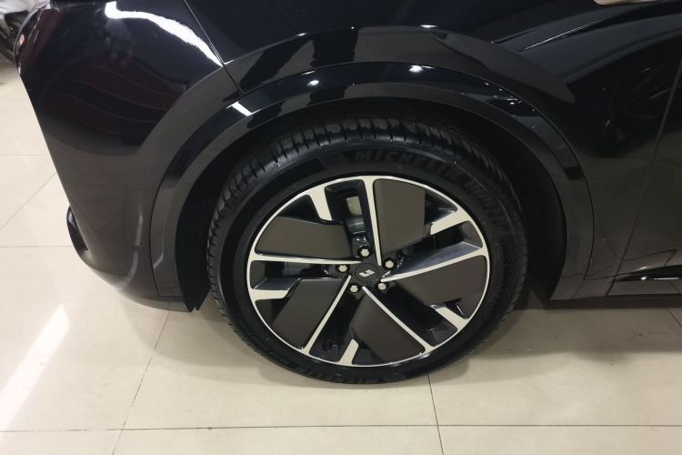 理想汽车 理想L9 2025款 Ultra 智能焕新版车身外观6002