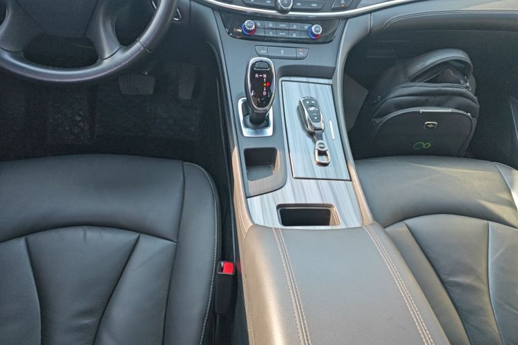 别克 君越 2022款 652T 豪华型中控内饰18