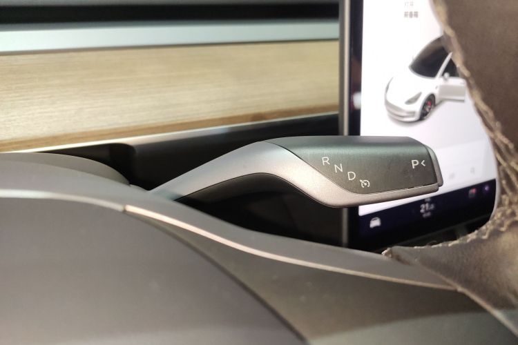 特斯拉 Model 3 2021款 Performance高性能全轮驱动版 3D6中控内饰18