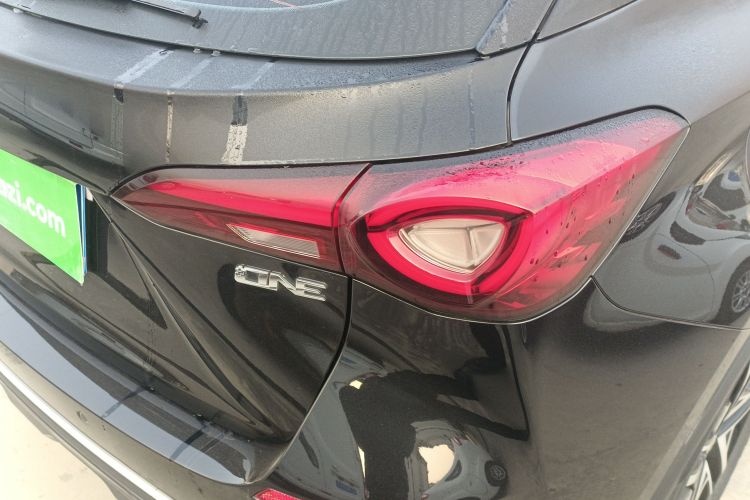 名爵 MG ONE 2022款 α-数智运动系列 1.5T 初创版车身外观9