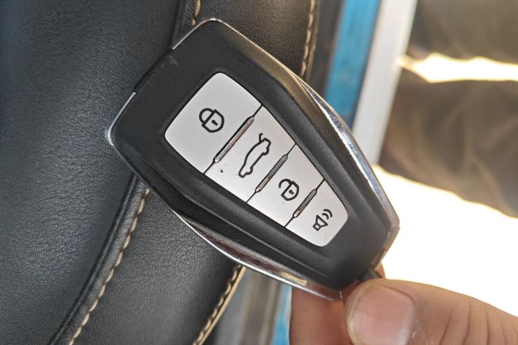 吉利汽车 帝豪 2019款 领军版 1.5L CVT向上互联型 国VI中控内饰11