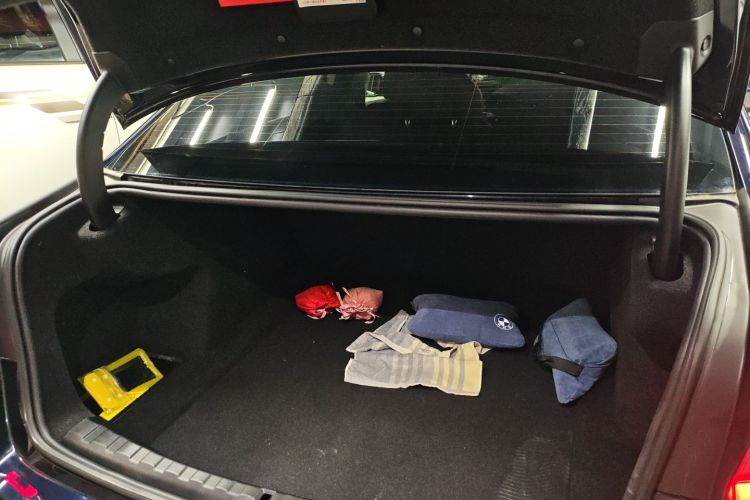 宝马3系 2025款 325Li M运动套装机舱底盘23