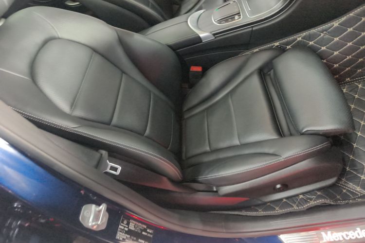 奔驰C级 2020款 C 260 L 运动版局部细节41