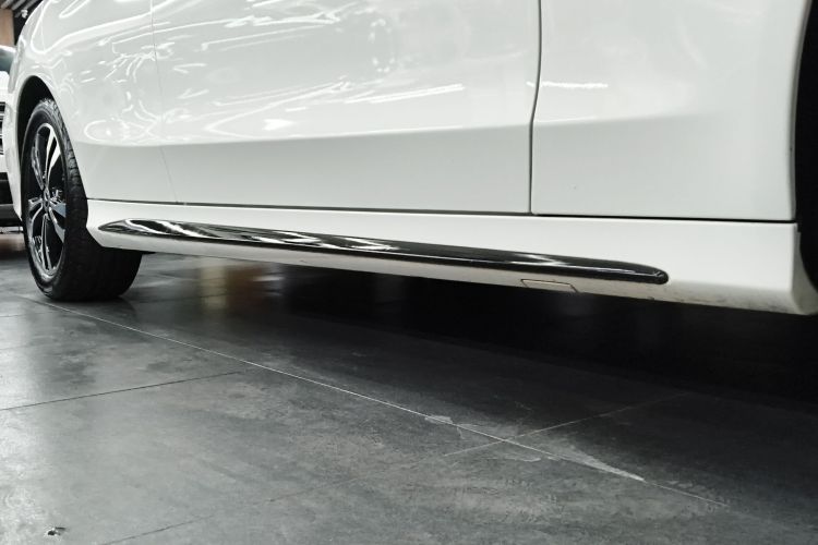 奔驰C级 2019款 C 260 运动版局部细节9001