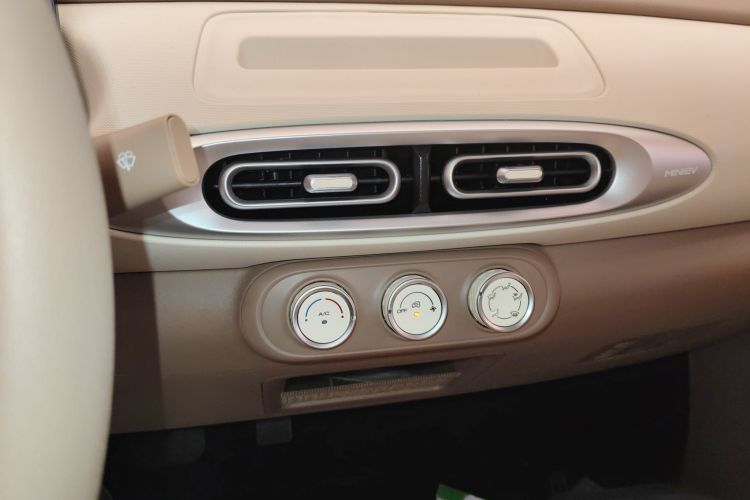 五菱汽车 宏光MINIEV 2025款 四门版 进阶款中控内饰16