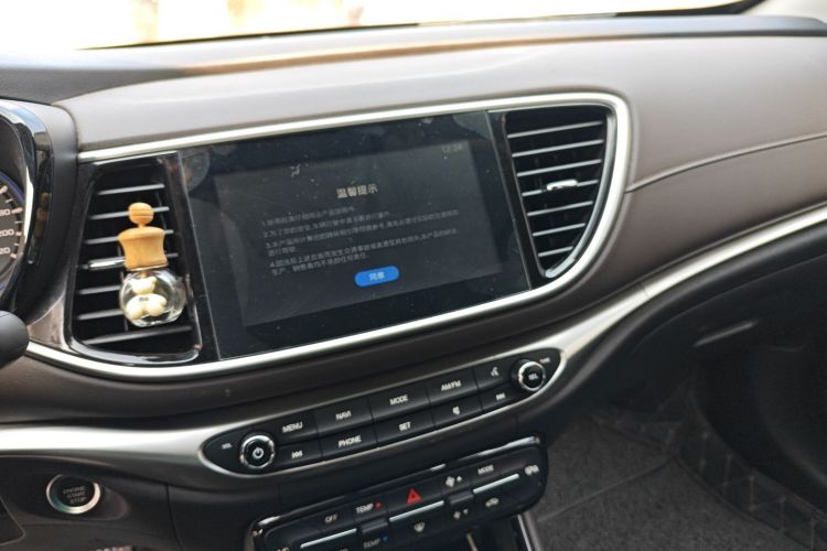 广汽传祺 传祺GA4 2018款 200T 自动尊享版中控内饰16