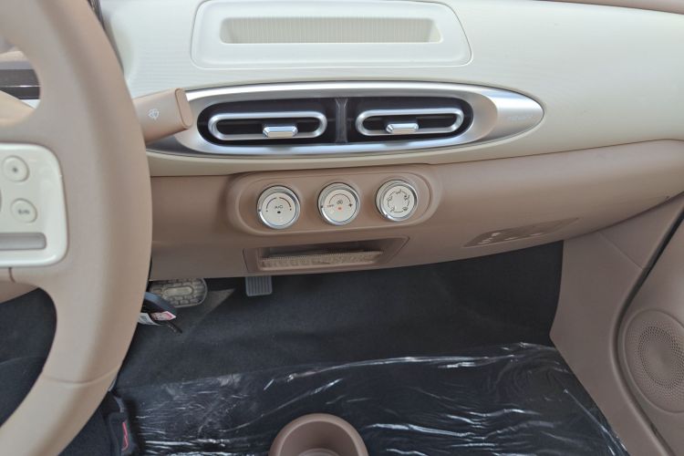 五菱汽车 宏光MINIEV 2025款 四门版 进阶款中控内饰16