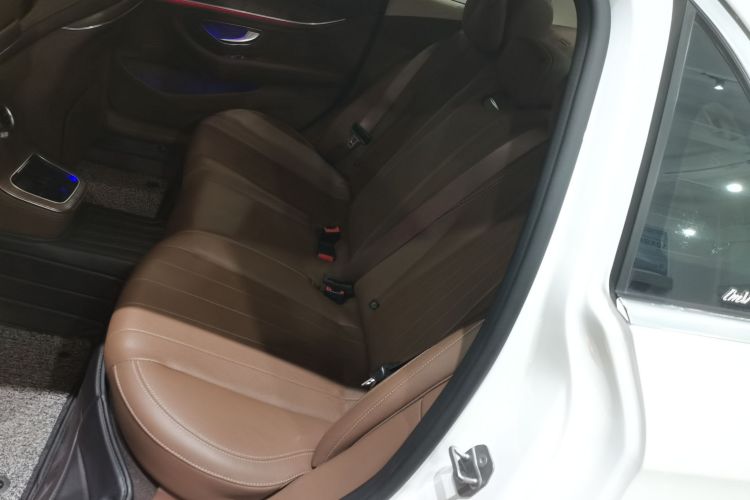 奔驰E级 2023款 E 260 L中控内饰7004