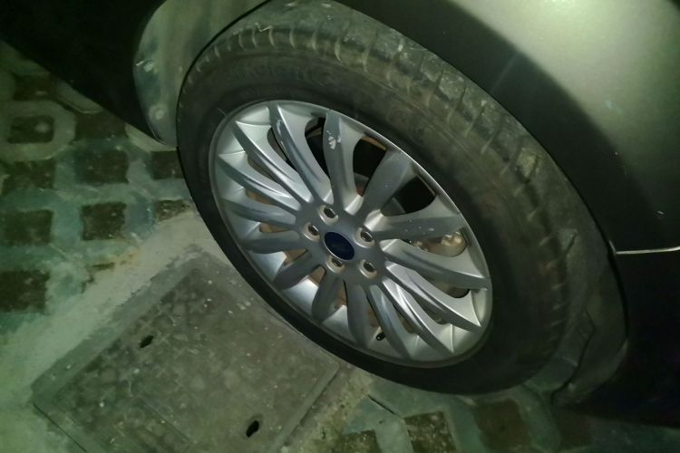 福特 致胜 2013款 2.3L 豪华型车身外观6007