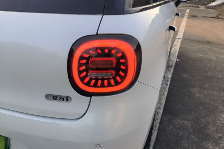 江淮钇为 钇为3 2024款 挚爱版 330km Air车身外观9