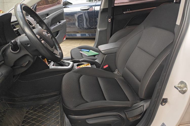 现代 领动 2016款 1.6L 自动智炫·精英型中控内饰19