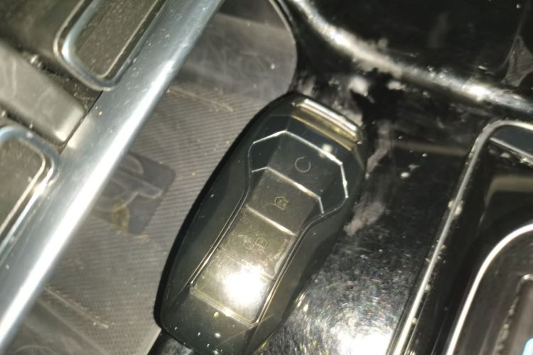 比亚迪 宋PLUS新能源 2021款 DM-i 51KM 尊荣型中控内饰11