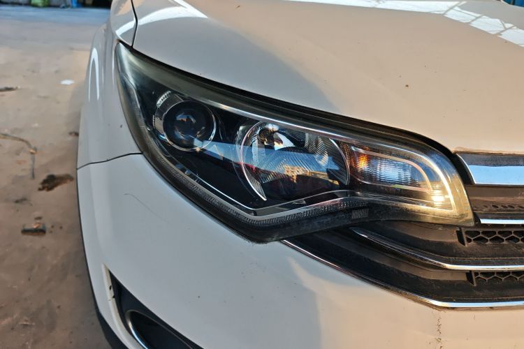 一汽 森雅R7 2017款 1.6L 自动智能型车身外观8