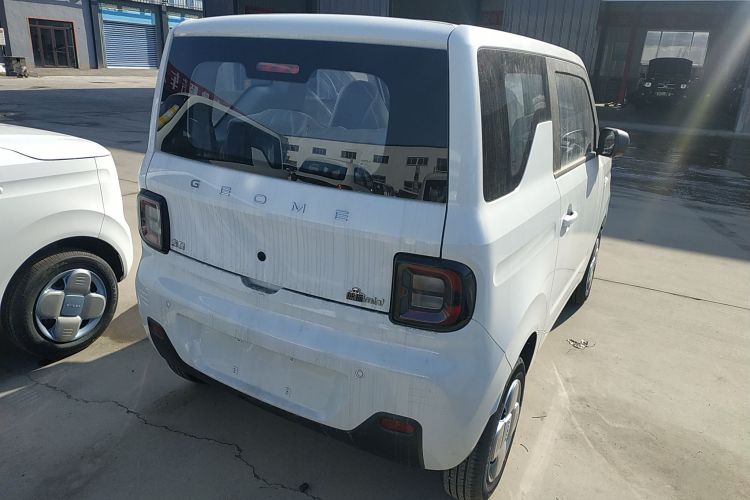 吉利银河 2024款 熊猫mini 200km 耐力熊车身外观7