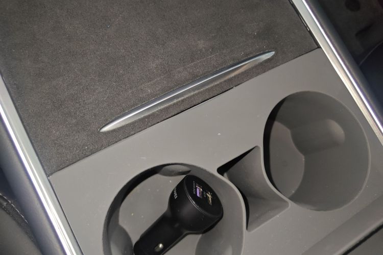 特斯拉 Model Y 2022款 改款 后轮驱动版中控内饰11