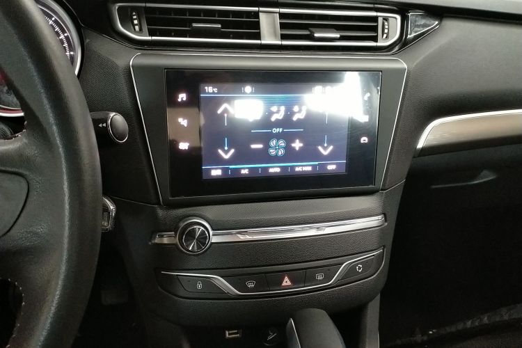 标致408 2018款 350THP 自动豪华版中控内饰16