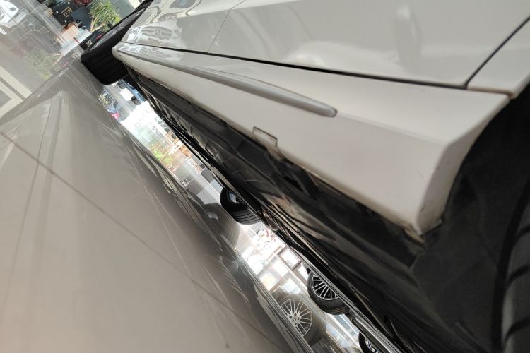 奔驰C级 2018款 C 200 L 运动版局部细节9002