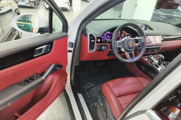 保时捷 Cayenne新能源 2023款 Cayenne E-Hybrid 2.0T中控内饰7003