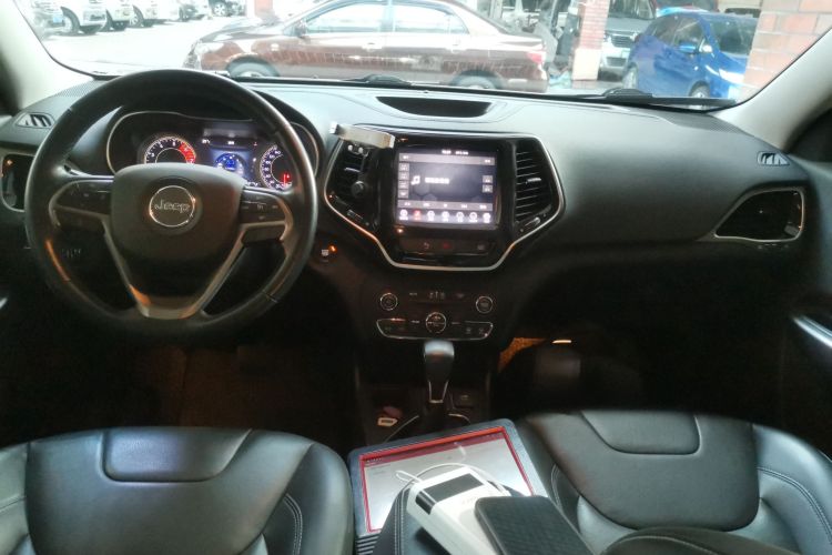 Jeep 自由光 2019款 2.0T 两驱智享版 国VI中控内饰12