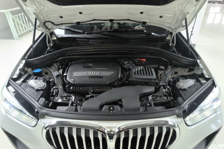 宝马X1 2022款 sDrive25Li 领先型机舱底盘24