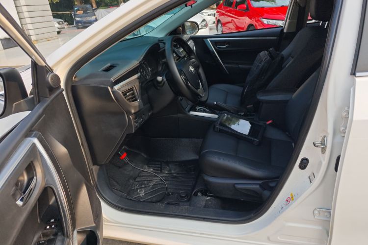 丰田 卡罗拉 2017款 1.2T CVT GL-i真皮版中控内饰19