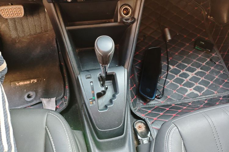 丰田 威驰FS 2017款 1.5L CVT锋驰版中控内饰18