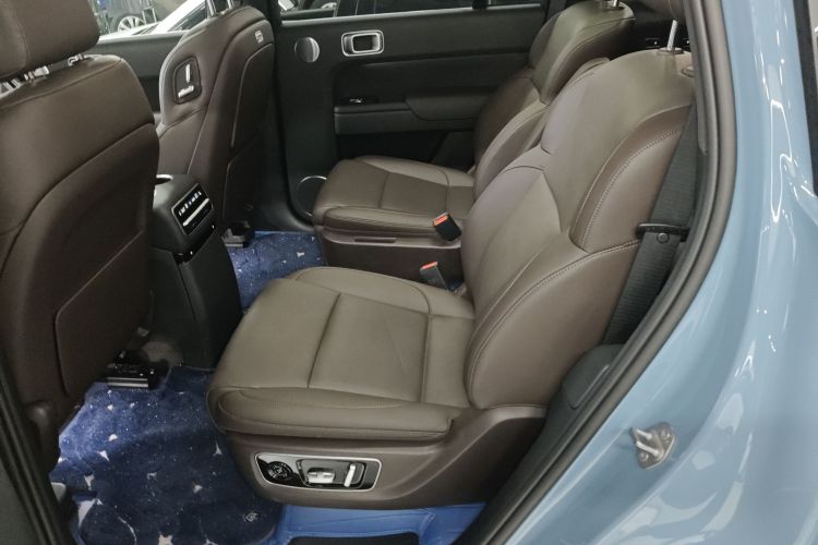 理想汽车 理想L9 2022款 Max中控内饰21