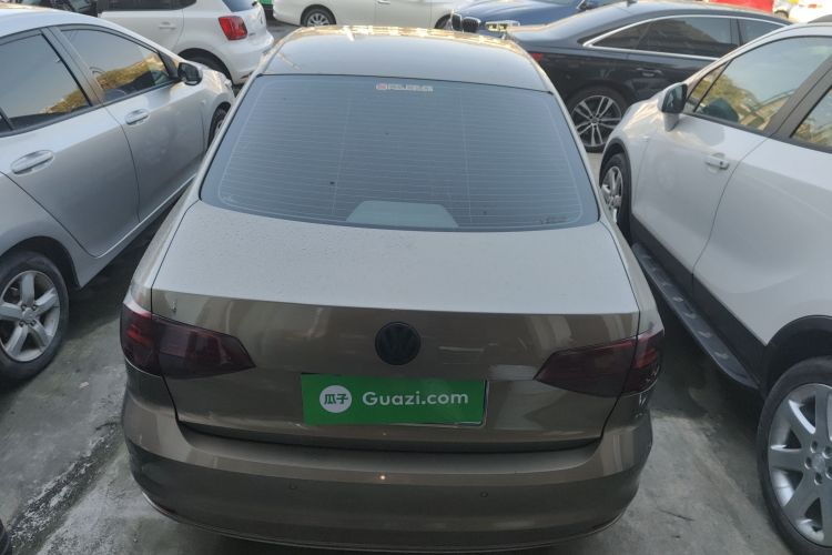 大众 速腾 2015款 1.6L 手动舒适型车身外观6