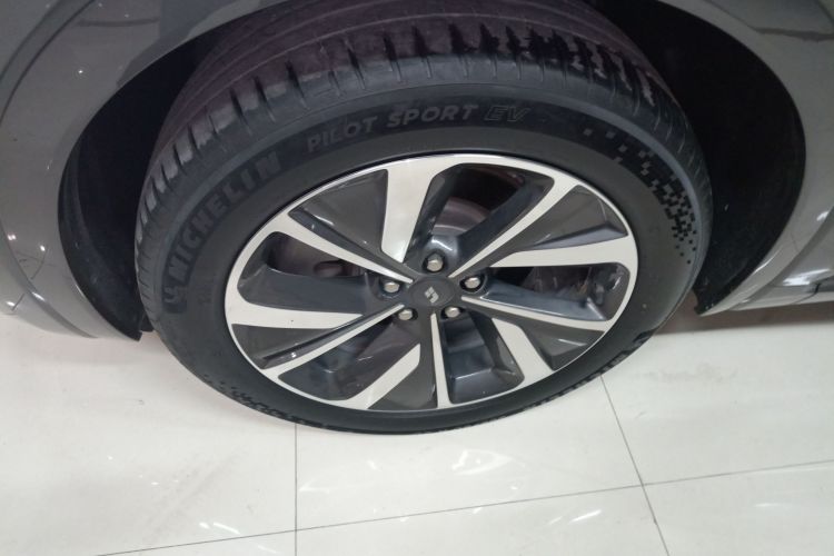 理想汽车 理想ONE 2021款 增程6座版车身外观6007