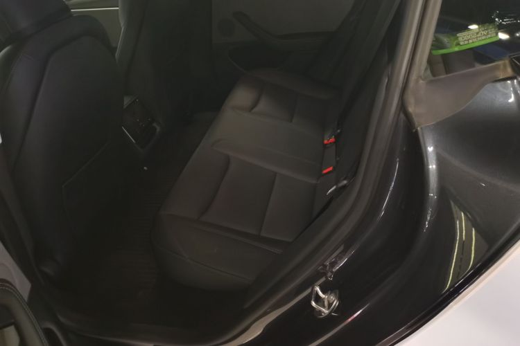 特斯拉 Model 3 2023款 后轮驱动版中控内饰21