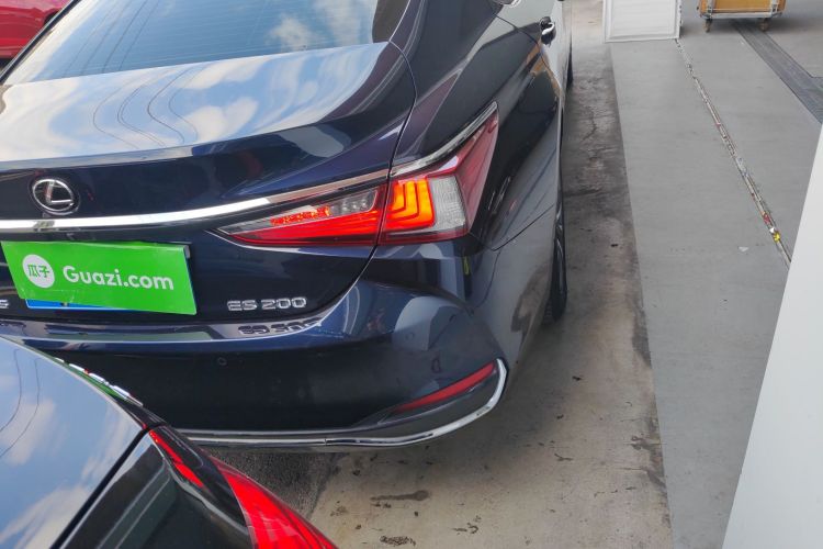 雷克萨斯ES 2020款 200 卓越版车身外观9