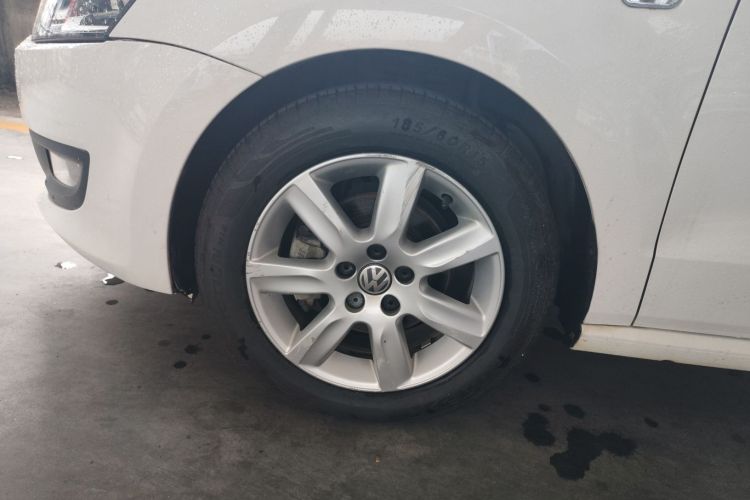 大众 Polo 2013款 1.4L 自动舒适版车身外观35