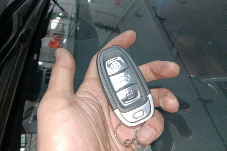 红旗H7 2015款 2.0T 豪华型中控内饰11