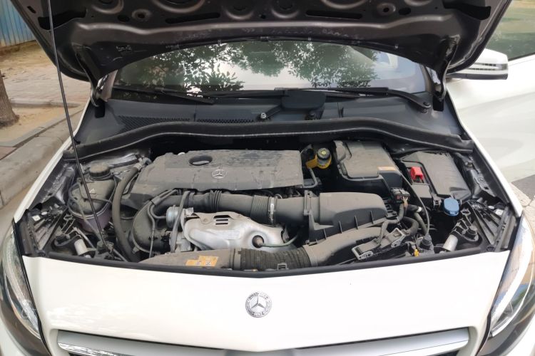 奔驰B级 2015款 B 200 时尚型机舱底盘24