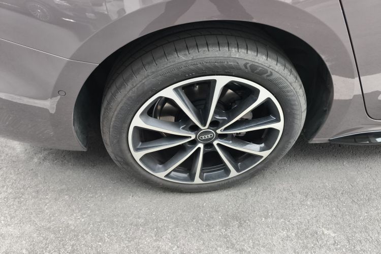 奥迪A5L 2026款 2.0T 运动版车身外观6008